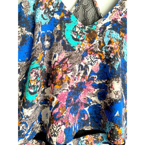 ASTR Multi-Color Camisole Crop Top - Picture 6 of 7